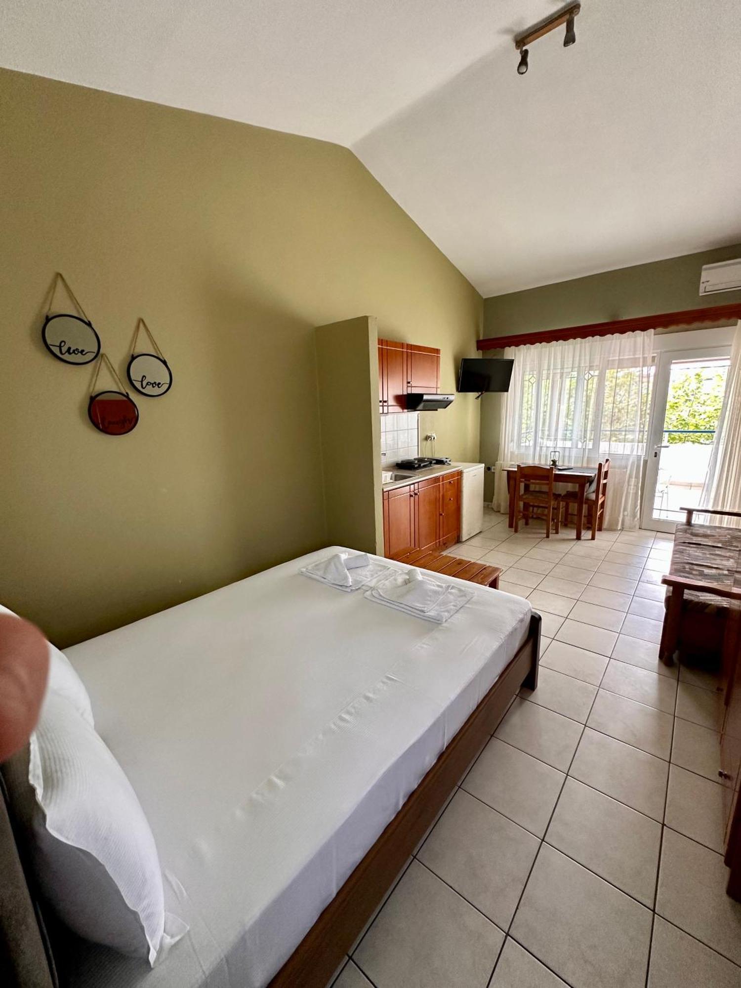 Artemis Hotel Apartments 克拉默特 外观 照片